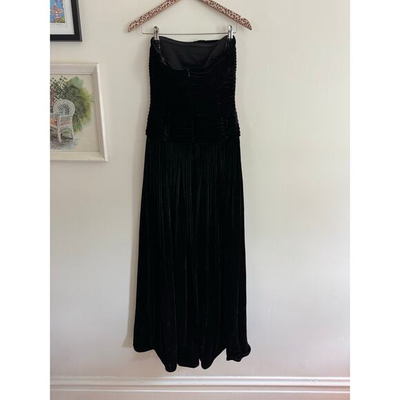 TADASHI COLLECTION Vintage Black Strapless Velvet Gown Size 4 - Picture 4 of 8